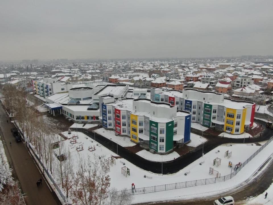 В двух районах Алматы открылись новые школы на 3300 мест