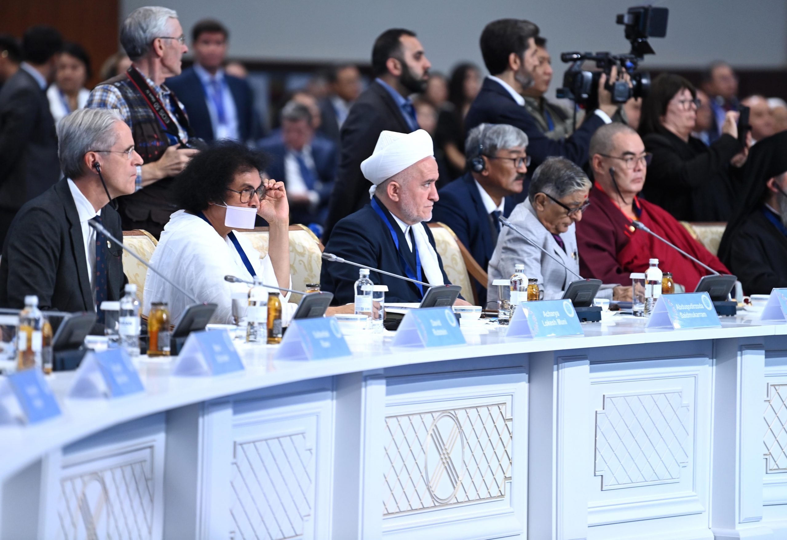 Президент выступил на открытии VII Съезда лидеров мировых и традиционных религий